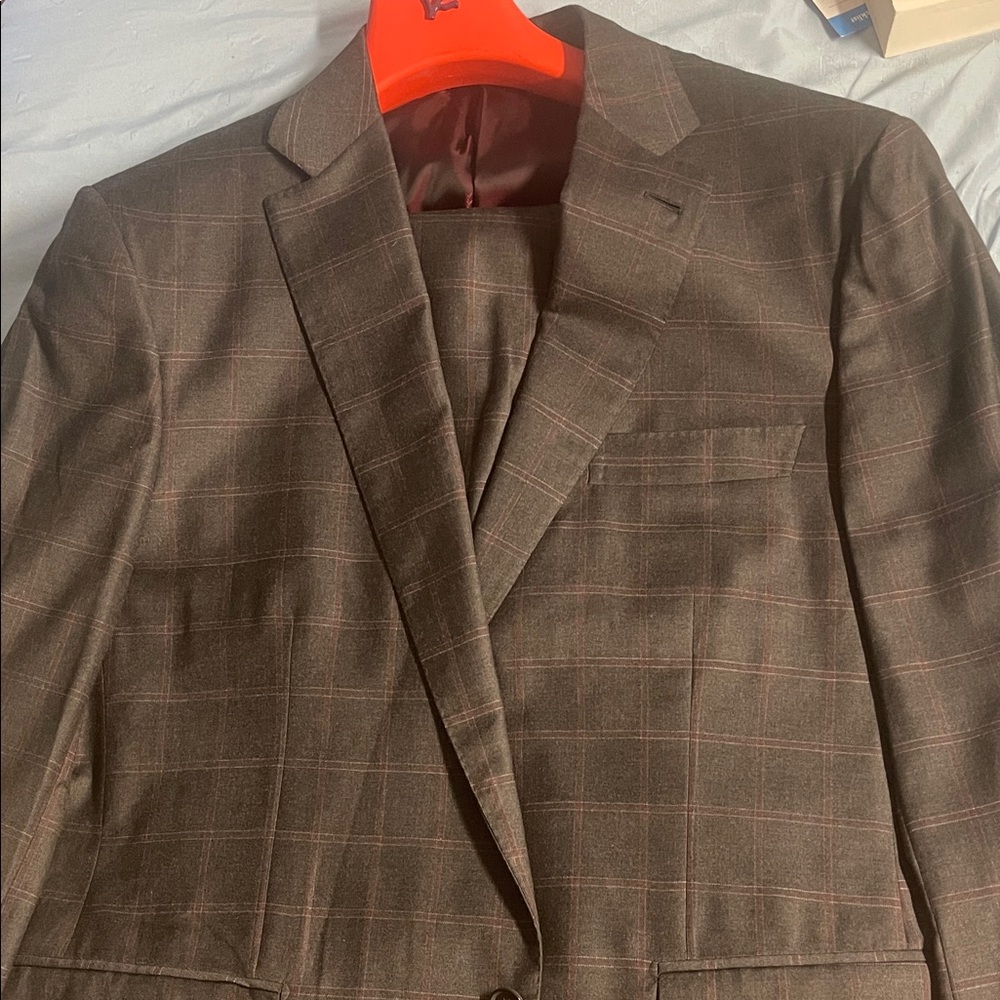 Isaia Charcoal Suit with Subtle Brick Grid in 100% Lana